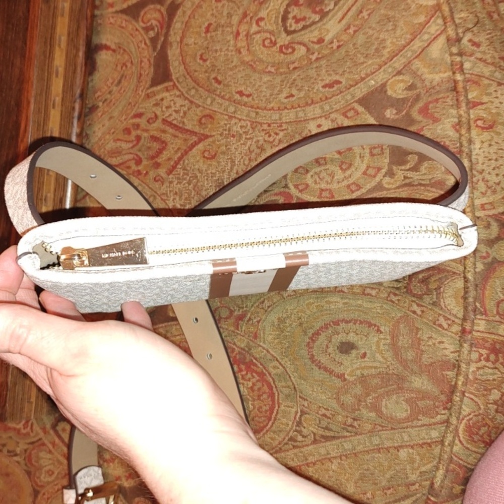 Michael Kors Belt Bag. Size S/M. $185 retail. Coated Canvas.Excellent Condition. - Picture 8 of 11